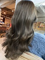 ロイジー(roijir)&nbsp;【roijir 表参道】ハイトーンカラー×グレージュ