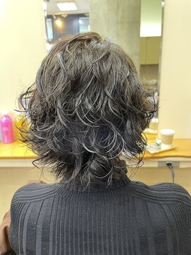 キャラシャローネ お台場(CharaChalone) 大きめカールのふんわりパーマ【キャラシャローネお台場】