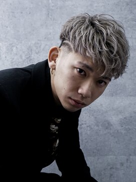 ゴールドシブヤ(GOALD SHIBUYA) ダブルカラーハイトーンアップバング束感フェード