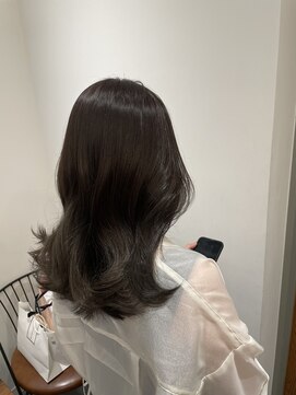 リリアーナ(LILIANA) ブラウンカラー 髪質改善 縮毛矯正 韓国 韓国ヘア 前髪カット