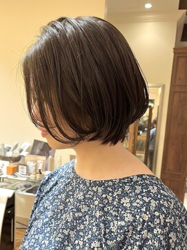 ビュートリアム265(BEAUTRIUM 265) 前髪長めショート ショートボブ 大人ボブ アッシュベージュ 銀座