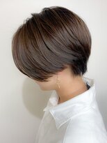 コロ(COLO)&nbsp;【COLO都甲】20代30代40代前下がりハンサムショートボブ