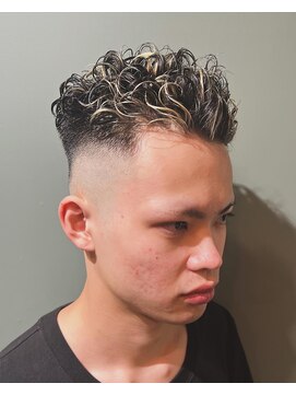 スタンドバーバー 柏(STAND BARBER) カルマパーマ/ベリーショート/ダークアッシュ/ニュアンスパーマ