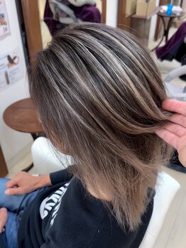 プードゥ(Puo-Du)の写真/【大人女性へ】隠すだけでない、お洒落にカラーを楽しむ白髪染めをご提案致します!毎月のメンテナンスも♪