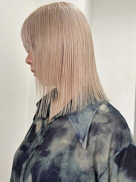 ルーム(Loom.) ケアブリーチ ハイトーンブロンドベージュ 切りっぱなし