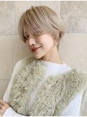 ハイトーンショート×シースルーバングで大人っぽさアップ