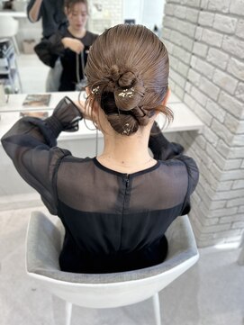 ディティカ ティア(Dityca tia) 個性派ツイン団子