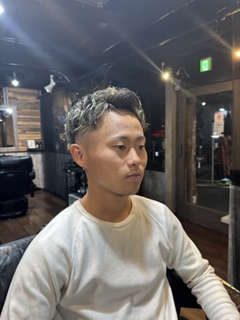 ヴィルバーバー(VIR BARBER) ツーブロック×メッシュカラー