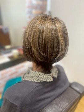 ヴァンカウンシル 清須店(VANCOUNCIL) 白髪を隠さず、活かす。上品ハイトーンで明るく/ブリーチ