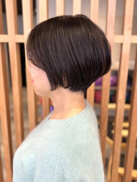 リファインド(REFINED) 前下がりのショートスタイル