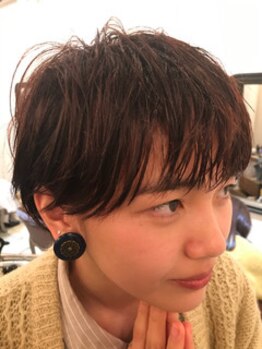 リンダ(Linda)の写真/あなたの魅力を最大限に引き出すスタイルをご提案。ミディアム・ロングの雰囲気チェンジもお任せください。