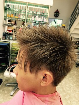 イザワ ヘアメイクサロン(izawa) スパイキーショート