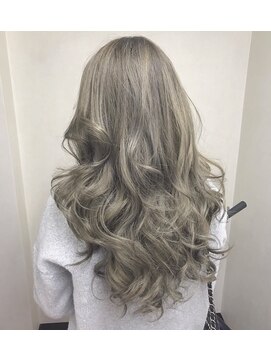 フェリシータ 緑地公園店(felicita) 外国人風ハイ透明感アプリエカラー×ウェービーロング