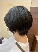 暗めカラーとショートボブ