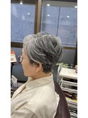 70代のパーマなし大人のショートスタイル
