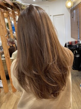 ルイ(ROUIS produced by LUCK 津田沼) ROUIS 津田沼 海外風レイヤーカット