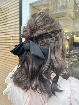 リノ(Lino) 10代20代【髪質改善】【ヘアセット】グレージュ ハーフアップ