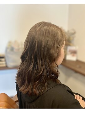 ココロビ(cocoro-bi) 無造作ウェーブのセミロングヘア