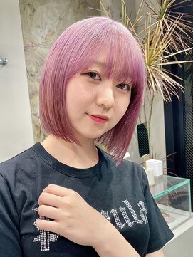 ソル ジングウマエ(SOL JINGUMAE) ダブルカラーピンクベージュベージュカラーケアブリーチミニボブ