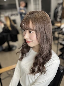 ワン(ONE) グレージュ