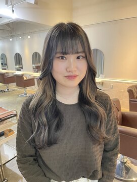 フェリアあべの(FERIA) ダークオリーブ×イヤリングカラー