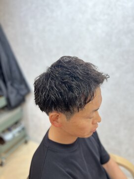 ラルス(Larus) MEN’S HAIR/ブルーブラック/フェザーパーマ/本八幡
