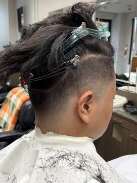 ヘアーギャラリータケムラ フェードカット