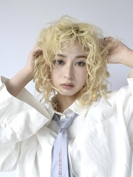 リリック(LYLICK) くしゃっとハニーブロンド