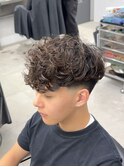 スペインカール　フェード　海外風　メンズパーマ