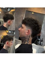 メグロバーバーショップロッポンギ 目黒六(MEGURO BARBER SHOP 6PPONGI) Burst fade /バーストフェード