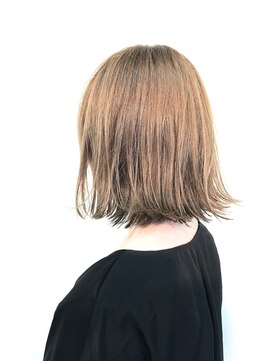 プリーモ ヘアー レガロ(Primo hair REGALO) 【REGALO】切りっぱなしボブ×抜け感ハイライト