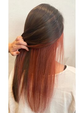 ヘアーアンドネイル ルシア(Hair&Nail Lucia) ローズレッドのインナーカラー