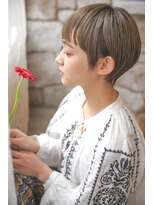 カライング(ing) 大人可愛い20代30代40代黒髪前下がりひし形小顔ボブ丸みショート