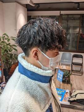 コワファーストナガサキシャンプーボーイ(COIFF1RST NAGASAKI SHAMPOO BOY) Vマッシュ×波巻ツイストスパイラルパーマ