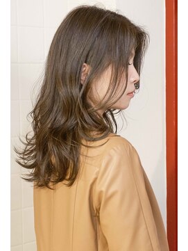 ルーシー ヘアデザインワークス(Lucy Hair Design Works) サロンワーク×ロングレイヤー・ベージュカラー