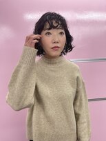 キジ(KIJI) ショートバングボブ×ブリーチパーマ