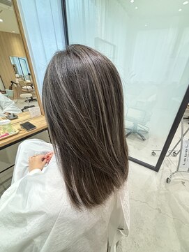 ファムバイアヴァンス(Femme by AVANCE.) コントラストハイライト×ホワイトベージュ