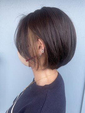 ヘアーデザイン キズナ(HAIR DESIGN Kizuna) イヤリングカラー×丸みショートボブ