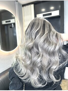 ジゼル(GiseL) レイヤー バレイヤージュ ハイライト 白髪ぼかし 白髪活かし