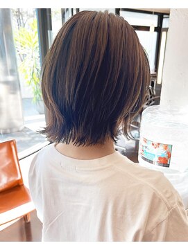 ティーシェル(TIECHEL) 小顔イメチェン、ブルーグレージュカラーくびれレイヤーボブ