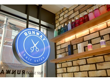 ランウェイ(RUNWAY)の写真