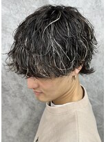 ダズルヘアーエイチ(DAZZLE hair H)&nbsp;マッシュウルフ×金メッシュ×波巻きパーマ