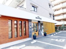 ナチュラルな外観が魅力◎複数台駐車可能な駐車場あります。