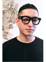 メリケンバーバーショップ コウベ(MERICAN BARBERSHOP KOBE)&nbsp;ビジネス黒髪クロップとメガネ