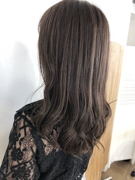 ヘアーサロン クスキ(hair salon KUSUKI) OLさんにおすすめ　アッシュグレーカラー
