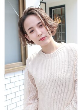 トルネード(TORNADO) 外国人風耳掛けボブパーマ ハイライトバレイヤージュ グレージュ