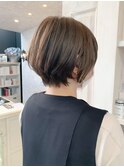 福山市美容室Caary人気 ベージュひし形前下がりショートボブ