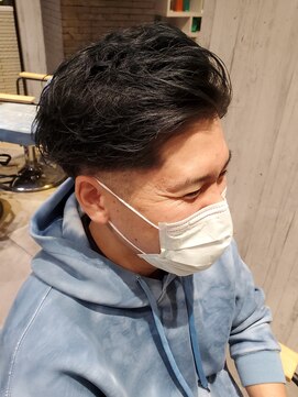 アクシー ヘアーアンドメイク(AXY HAIR&MAKE) ツーブロック/サイドパート/スキンフェード