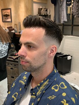 ルドローブラントオオサカ(LUDLOW BLUNT Osaka) 【LUDLOW BROS.】フェードカット サイド流し