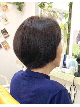 黄ぐまくん美容室 ショート　レイヤー